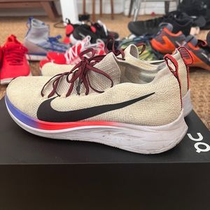 Mens Nike Zoom Fly Flyknit Running Shoes